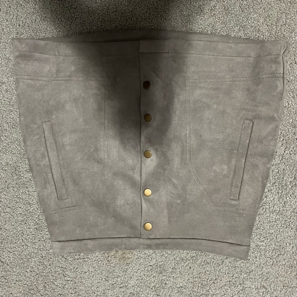 gray button skirt